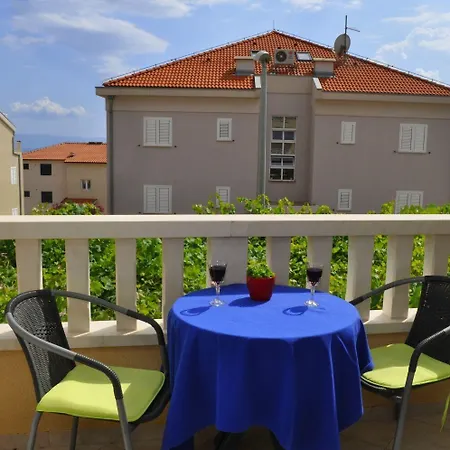 Apartment Ivi *