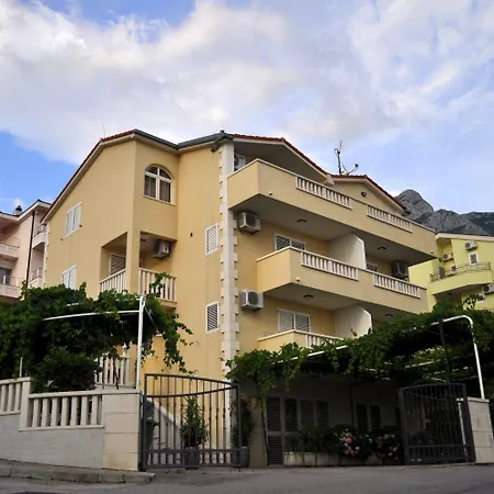 Apartment Ivi