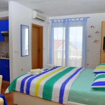 Ivi Apartment *