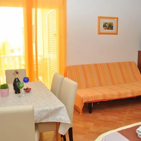 Apartment Ivi *