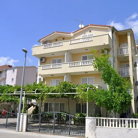 Appartement Ivi Makarska