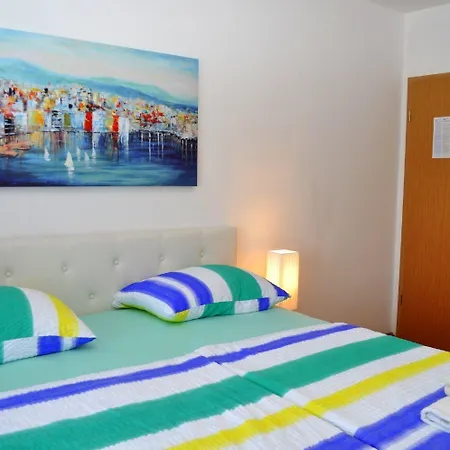 Apartment Ivi *